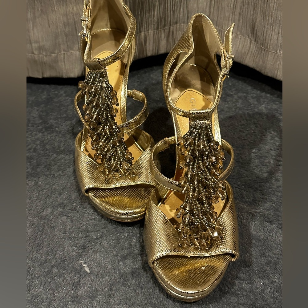 Gianni Bini gold sparkle heel